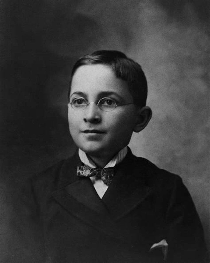 33 photos of historical figures when they were young