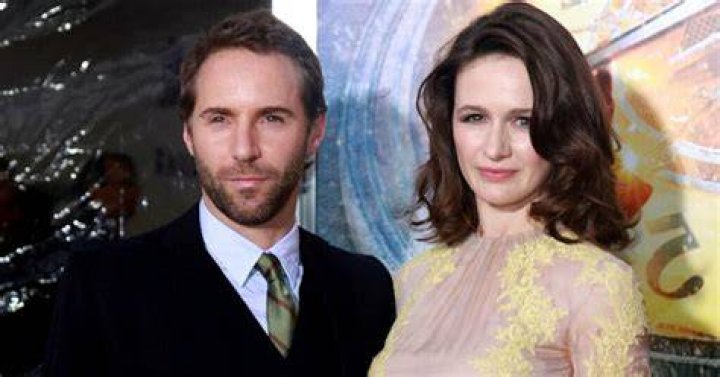 Alessandro Nivola’s Wife Emily Mortimer: Everything You Should Know