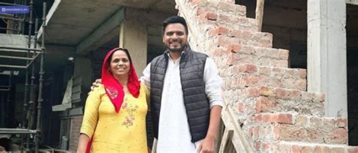 Amit Bhadana Net Worth 2023-24, Bio, Age, Height, Wife, and Family