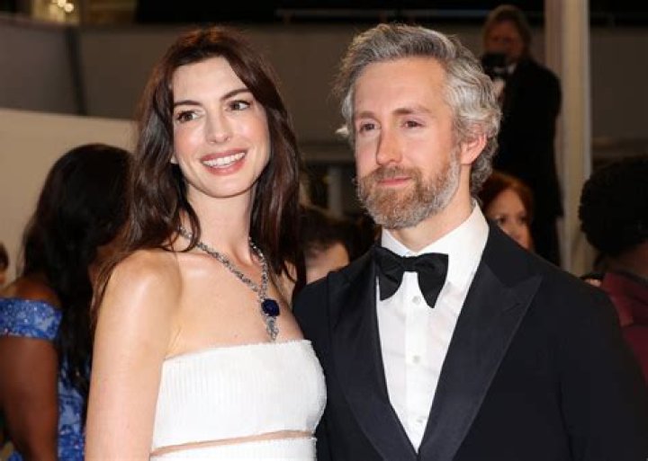 Anne Hathaway's Husband, Dating and Relationship History