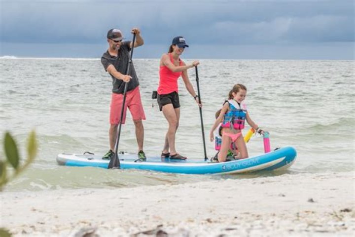 Body Glove has Built a Stand-Up Paddleboard Big Enough for Six