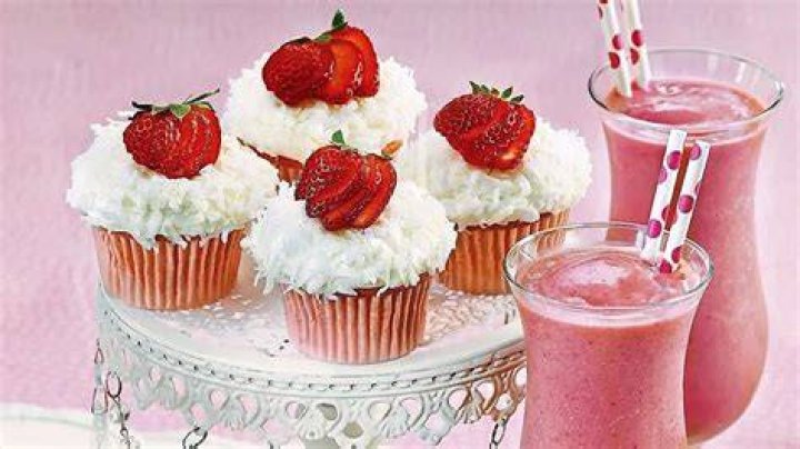 Cocktail Cupcakes: 7 Fun & Easy Recipes