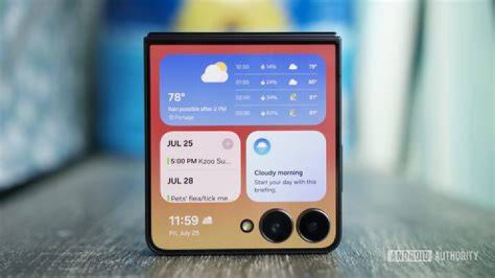 Common Samsung Galaxy Z Flip 3 problems and how to fix them