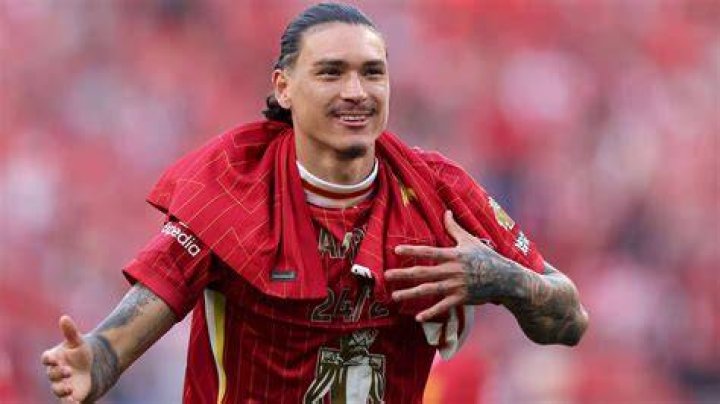 Darwin Núñez footballer, FIFA 22, wife, family, net worth