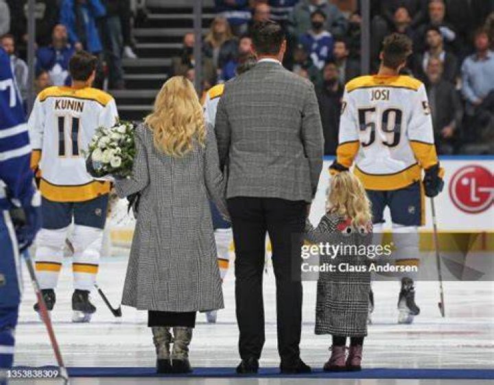 Dion Phaneuf Hockey player, wife, contract, salary, height, family and so