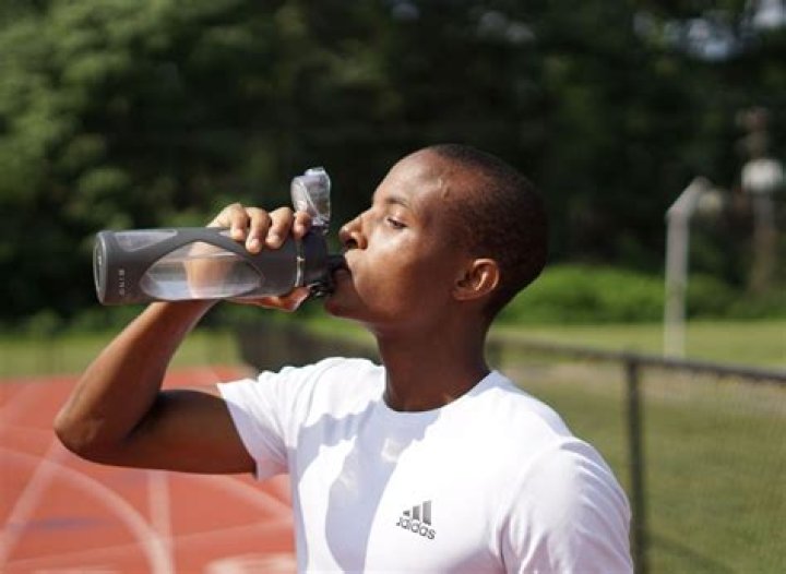 Does Drinking Water Lower Blood Sugar? The Truth Unraveled