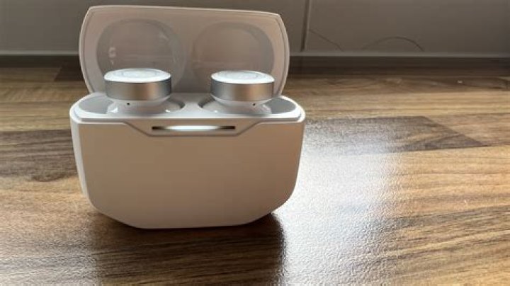 Edifier W240TN review: Budget bangers