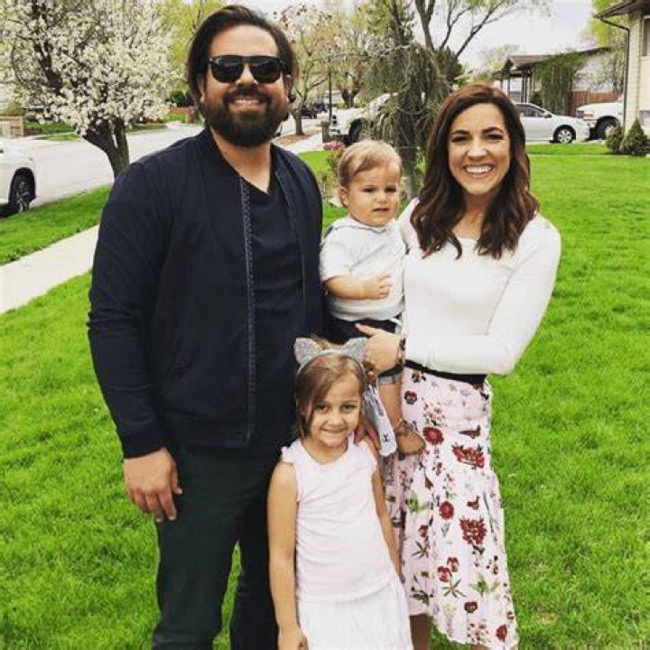 Emily Florez ( ABC 4) Bio, Wiki, Height, Parents, Husband, Married, Baby, Salary, Net Worth