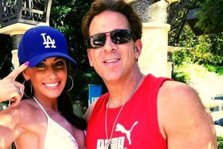 Erik Kuselias (Holly Sonders ex husband) | Bio, Age, Divorce Story, Controversies and Net worth.