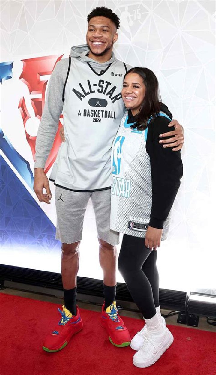 Giannis Antetokounmpo Wiki 2023 - Girlfriend, Salary, Tattoo, Cars & Houses and Net Worth
