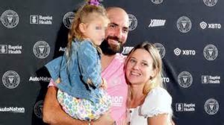 Gonzalo Higuain Profile, Wife, Brother, Salary, and Family