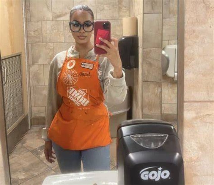 Home Depot Girl Goes Viral Ariana Josephine Video Tiktok, Twitter