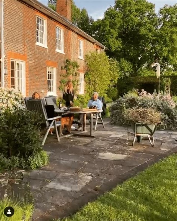 James Middleton shares look inside Bucklebury Manor, where Kate Middleton's family are self-isolating | London Evening Standard