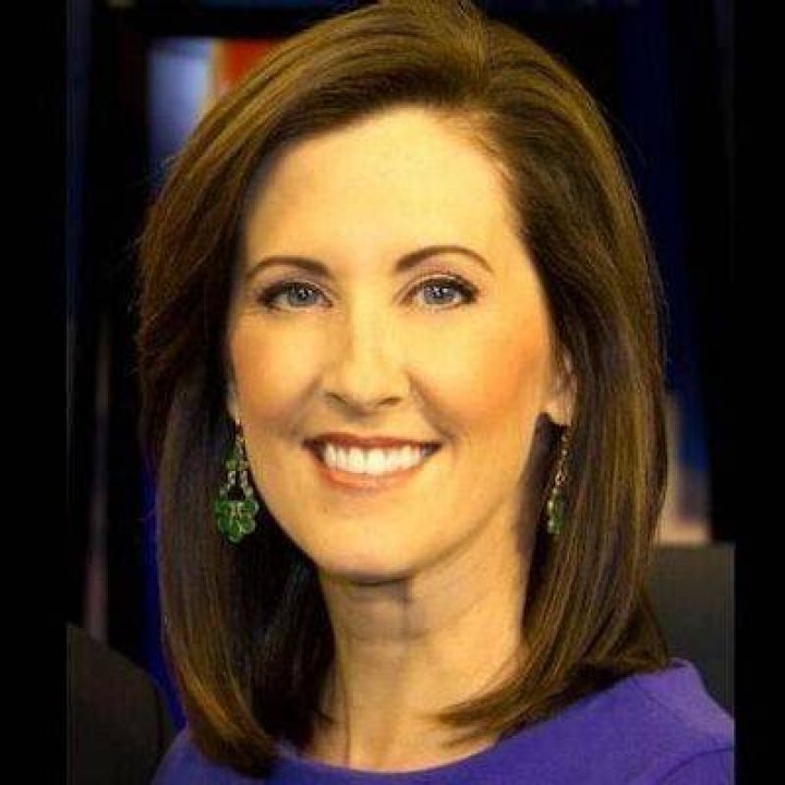 Jennifer Roscoe (WCIA-TV) Bio, Wiki, Age, Height, Family, Husband, Married, Apology, Net Worth
