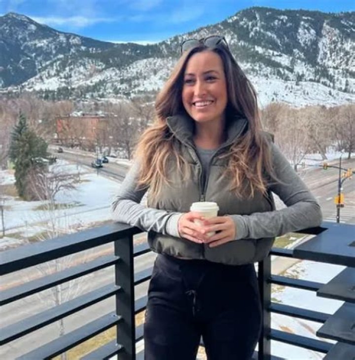 
Kylie Bearse Bio, Relationship, Boyfriend, Married & Net Worth