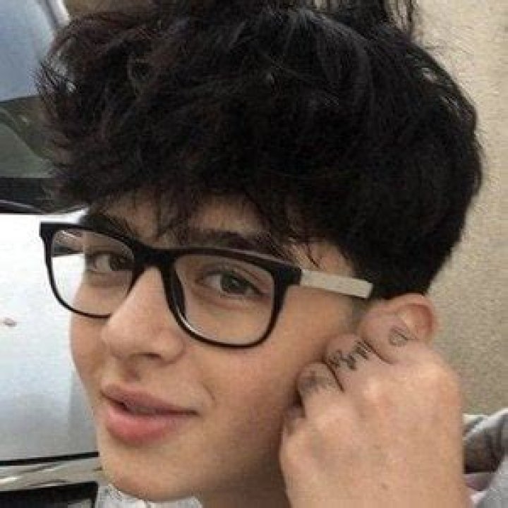 Max Valenzuela Edad, altura, wikipedia, biografía, Novia/ Esposa, Fortuna, Pareja, hijos, estatura