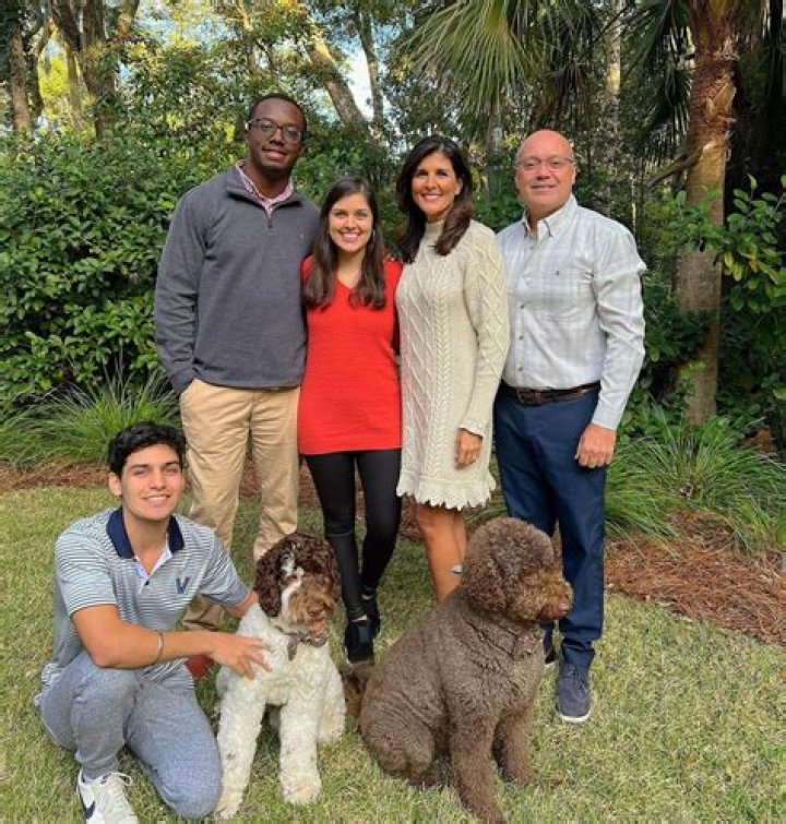 Meet Garrett Wilson’s family|| his girlfriend, parents, and siblings.