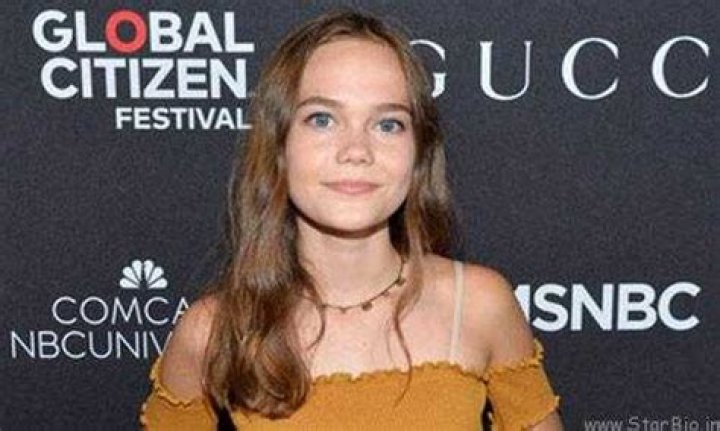 
Oona Laurence Bio, Wiki, Age, Net Worth, Dating & Parents