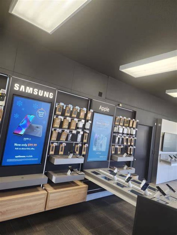 Optimum's Clovis, NM Store | Mobile Phones, 1 Gig Internet