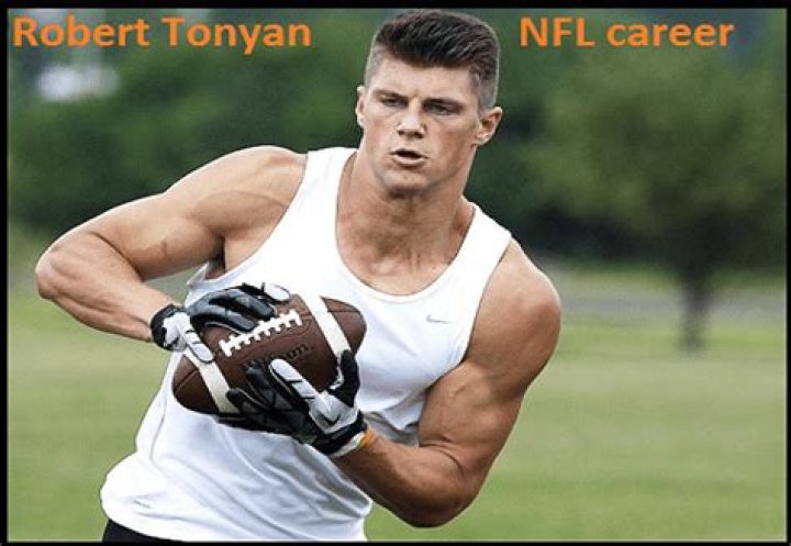Robert Tonyan Packers career, girlfriend, net worth, family