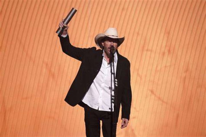 Toby Keith Cancer Update: Country Icon Still Writing Songs, Performing, and Fighting Strong