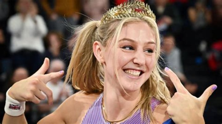 Who is Beautiful Molly Caudery Pole Vault Player