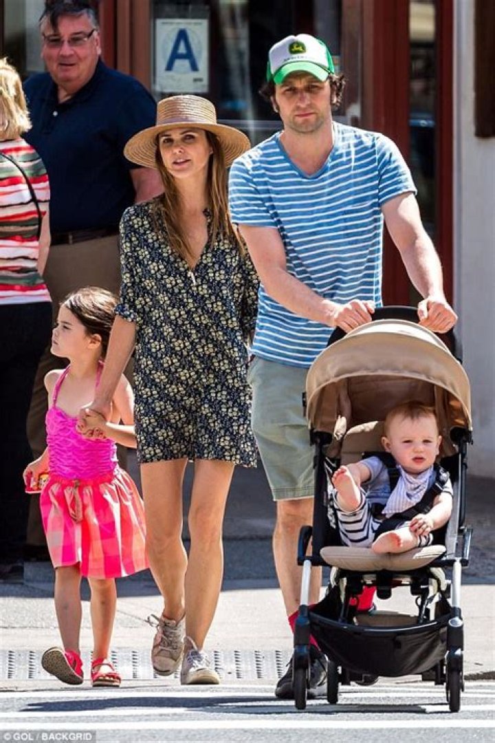 Who Is Matthew Rhys Wife? His Married Life & Children