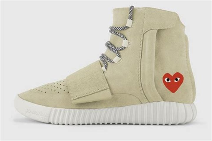 Would The Supreme x Yeezy Boost 750 Create A Hype Black Hole?